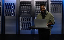 Dell tung loạt công nghệ mới cho trung tâm dữ liệu AI: Có cả server “1 máy thay 13 máy”, lưu trữ 5,8 petabyte trong thân máy 3U