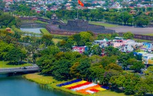 Cảnh tượng bên bờ sông Hương khiến nhiều người bất ngờ, nhận xét: Không tin vào mắt mình