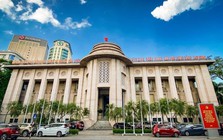 Ngân hàng Nhà nước có loạt động thái mới tuần qua: 'Nới room' tín dụng bất động sản, đề xuất sửa Nghị định 24, ra tuyên bố chung với Bộ Tài chính Mỹ