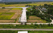 Vì sao cầu vượt đường sắt Bắc - Nam thuộc dự án 442 tỉ đồng ở Thanh Hóa dừng thi công?