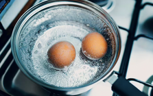 Luộc trứng mà thêm thao tác này, vỏ không bao giờ nứt, hương vị ngon hơn hẳn