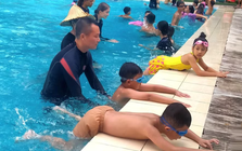Cấp cứu đuối nước trẻ em: 'Thời gian vàng' và sai lầm chết người cần tránh
