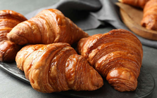 Croissant - chiếc bánh nhiều người Việt không biết cách đọc: Đừng phát âm “cờ-roi-sừn” nữa!