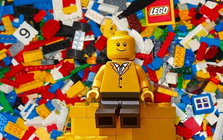"Phá" bí mật của LEGO: Vì sao những khối hình vô tri nhỏ xíu này trở thành ước mơ của mọi đứa trẻ nhỏ và cả "đứa trẻ lớn"?
