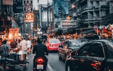 'Thấm đòn' xung đột Trung Đông, láng giềng Việt Nam phải vay gấp hơn 12 tỷ USD, thủ tướng kêu gọi người dân cùng nhau vượt qua khủng hoảng