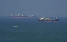 Iran sẵn sàng hỗ trợ tàu thương mại tại eo biển Hormuz