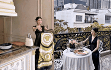 Nội trợ kiểu “phú bà” Ngọc Loan: Đeo tạp dề Versace, dùng nồi gang 10 triệu/ chiếc, ngồi ăn ngắm trọn Landmark 81