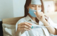 Người phụ nữ phổi toàn mảng trắng "như phủ bụi" vì thứ cứ hè tới là nhà nào cũng phải dùng