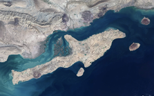 Mỹ tấn công cơ sở UAV, Iran bắn trả căn cứ không quân