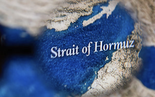 Iran tuyên bố đóng eo biển Hormuz