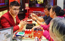 Tại sao giá vàng giảm mạnh, nhà đầu tư có nên bán cắt lỗ lúc này