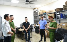 [Ảnh] Khám xét khẩn cấp 5 địa điểm, 3 công ty trong vụ án xâm phạm bản quyền máy tính đầu tiên ở Việt Nam