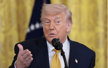 Vừa doạ 'đánh mạnh Iran đêm nay', ông Trump lại ra quyết định bất ngờ