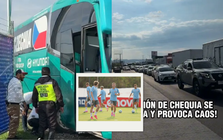 Kì World Cup bất ổn: Xe buýt kẹt cứng suốt 1 giờ, cầu thủ phải "cuốc bộ" đến sân tập