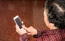 Gen Z cố gắng 'cai nghiện' smartphone, U60 lại đổ đi xô học AI: Cuộc đảo ngôi công nghệ gây bất ngờ năm 2026