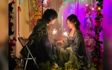 Phụ nữ Trung Quốc vung tiền mua tình yêu theo kịch bản