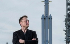 Elon Musk phải đếm tiền trong 31.700 năm mới xong