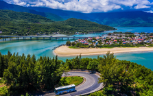 Không phải Phú Quốc, đây là nơi duy nhất ở Việt Nam lọt Top điểm đến tuyệt vời nhất mùa hè: Vừa có núi vừa có biển, mới thu ngân sách hơn 34.000 tỷ đồng