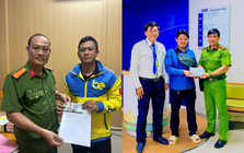 Đi rút tiền bất ngờ thấy máy ATM "nhả" 38 triệu đồng, nam thanh niên lập tức tìm đến công an