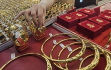 "Cởi trói" vàng trang sức