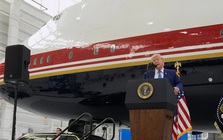 Tổng thống Donald Trump ra mắt chiếc Air Force One mới