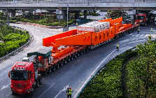 Phát hiện đoàn xe tải Trung Quốc ‘dính liền nhau’ dài gần 100 mét, liên tục di chuyển với tốc độ 5km/h, đang thực hiện nhiệm vụ đặc biệt
