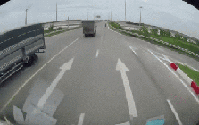 Thông tin bất ngờ về tài xế tài chạy taxi húc đuôi xe tải rồi cùng lao xuống ruộng