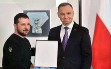 Tổng thống Ukraine trả lại huân chương cao quý của Ba Lan sau tranh cãi lịch sử
