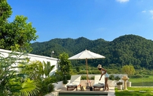 Căn biệt thự 850m² bên hồ, tiện nghi như resort khép kín của người phụ nữ không đi làm, không kết hôn
