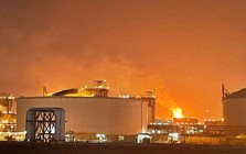 Siêu tổ hợp khí đốt của Qatar phát nổ dữ dội, cháy rực trong đêm