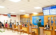 Hà Nội: Cụ bà gần 100 tuổi, sức khỏe yếu bị bắt buộc đến phường làm thủ tục hành chính