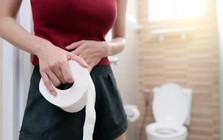 4 bất thường khi đi vệ sinh là tín hiệu CẢNH BÁO đại trực tràng đang bị ung thư "gặm nhấm"