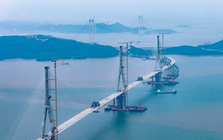 Phát hiện Trung Quốc cắm 3 khối trụ bê tông cốt thép cực khủng, cao bằng tòa nhà 80 tầng giữa biển, sắp hoàn thành siêu công trình xác lập kỷ lục thế giới