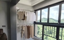 Nhìn nhà hàng xóm tôi mới phát hiện: Ban công đẹp lên chỉ vì bỏ một thứ quen thuộc