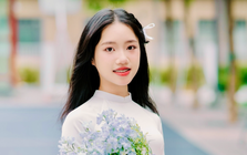Cô bé nhút nhát thành thủ khoa chuyên Văn toàn Hà Nội, đỗ 3 trường chuyên