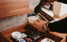 Vì sao không nên dùng ấm siêu tốc khách sạn?