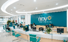 Từ 1/7, khách hàng dưới 35 tuổi tại Vietcombank, Agribank, BIDV, VietinBank, MB,... đồng loạt đón tin vui