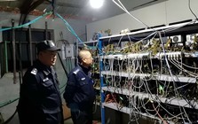 Phát hiện căn nhà không người ở vẫn phát sinh 1 triệu đồng tiền điện mỗi tháng: Cảnh sát ập vào, sững sờ trước cảnh tượng bên trong