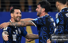 Messi quá chói sáng trên sân cỏ nhưng sự tử tế mới là điều khiến anh được yêu mến vô vàn ở phòng thay đồ Argentina