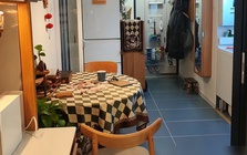 Căn hộ chỉ 30m² của gia đình 3 người khiến nhiều người ngỡ ngàng: Không thừa một mét vuông nào, sống gọn mà vẫn đủ đầy