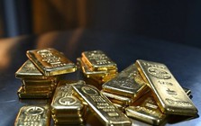 Giá vàng về sát mốc quan trọng, nhà đầu tư “nín thở”, quỹ lớn nhất thế giới cũng “nằm im”