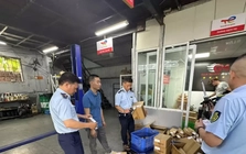 Quản lý thị trường Hà Nội phát hiện hơn 800 phụ tùng ô tô có dấu hiệu giả mạo nhãn hiệu nổi tiếng