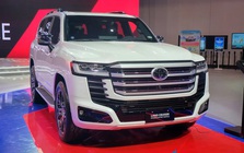Toyota Land Cruiser Hybrid ra mắt ĐNÁ: Chốt giá gần 3 tỷ, vẫn dùng máy V6 3.5L, dễ 'cháy hàng' khi về Việt Nam