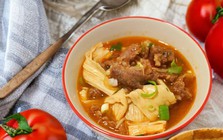Mẹ tôi thường nấu món này vài lần mỗi tuần, ăn vào mùa hè là "chuẩn bài", nước dùng ngon đến mức lịm tim!