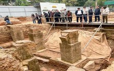 Đào đất, người dân Việt Nam phát hiện vật hình trụ dày 4m màu vàng lạ, chuyên gia xác nhận báu vật lớn nhất lịch sử
