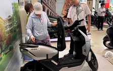 Thị trường xe máy điện nóng lên từng ngày