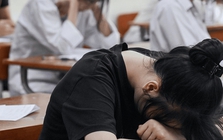1 chi tiết trong bảng điểm thi vào lớp 10 của em gái khiến người chị bủn rủn tay chân: "Tôi không còn tâm trạng làm gì nữa"