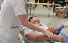Người đàn ông 45 tuổi 3 năm đột quỵ 2 lần, bác sĩ tức giận: Ngủ kiểu này khác gì "thách thức" mạch máu