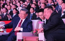 Chủ tịch Trung Quốc dự tiệc chiêu đãi, xem ca nhạc cùng Chủ tịch Triều Tiên