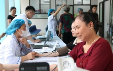 Ngày đầu người dân Hà Nội khám sức khỏe miễn phí ngay gần nhà